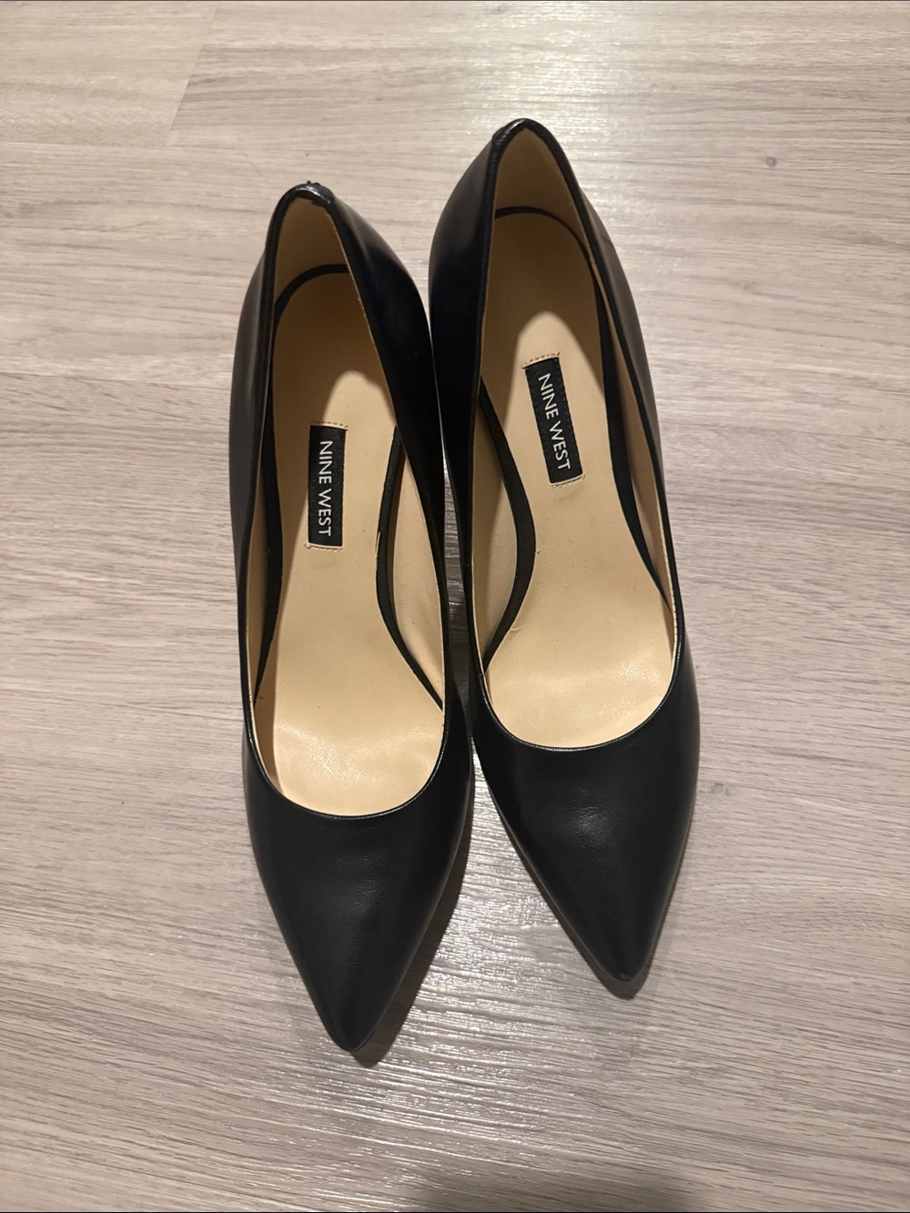 Nine West Black Pointed-Toe Leather Pumps